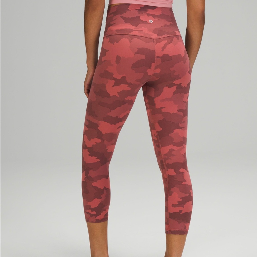 Lululemon Align High Rise Crop 21” NWT Size 16 (Pink Camo) *SOLD OUT ONLINE*